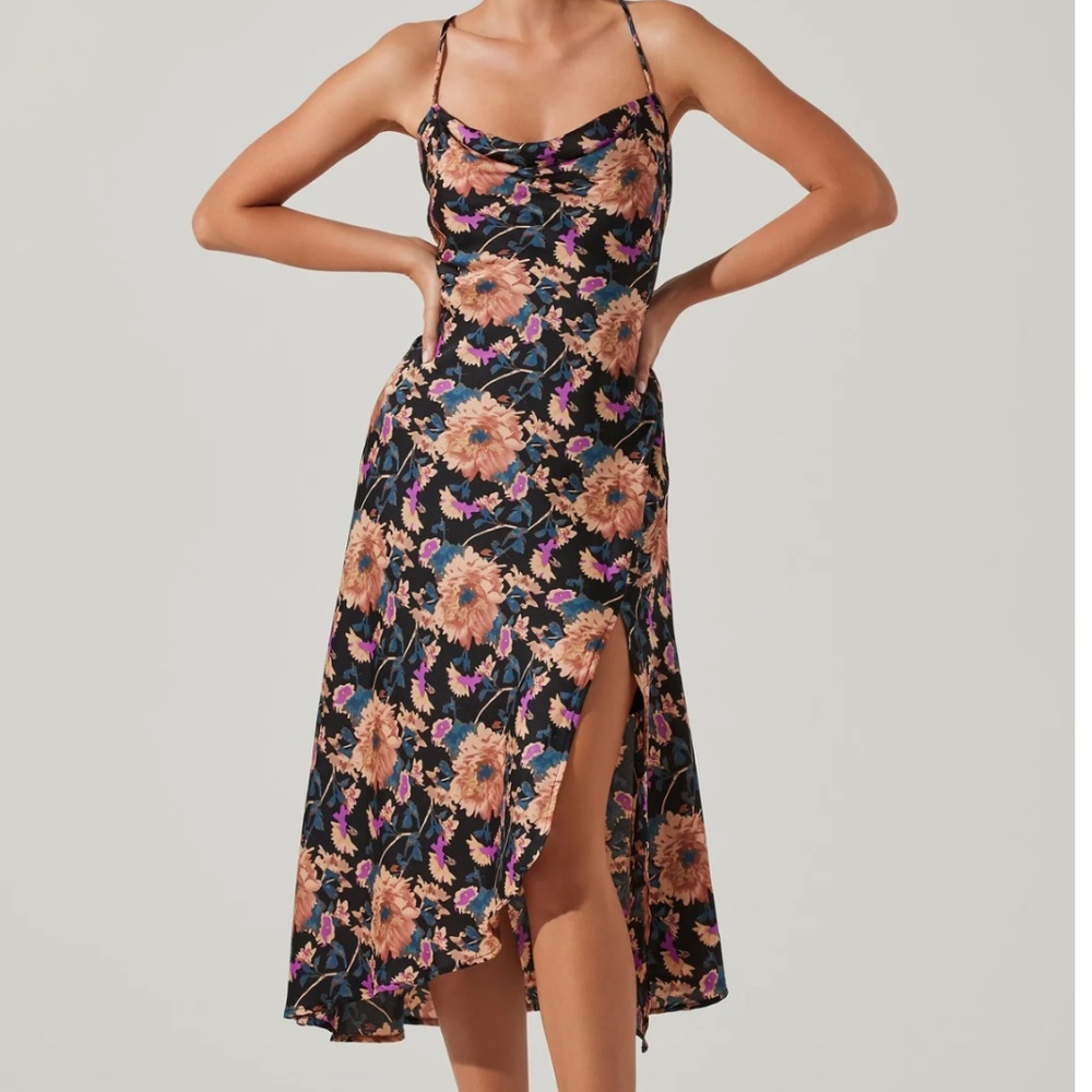 ASTR The Label Gaia Floral Midi Dress